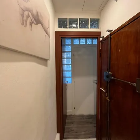 Michelangelo's Place アパート